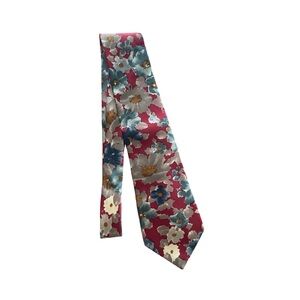 Oscar de la Renta couture Red and Blue Floral Tie